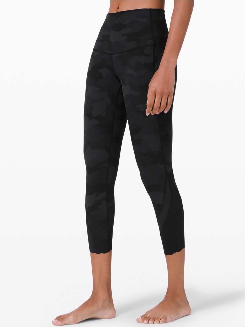Lululemon Wunder Under Carpi leggings size 14 in black camo